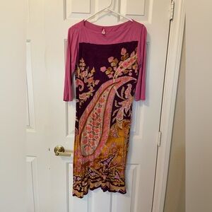 Derby dress. Bold pink & purple pattern.